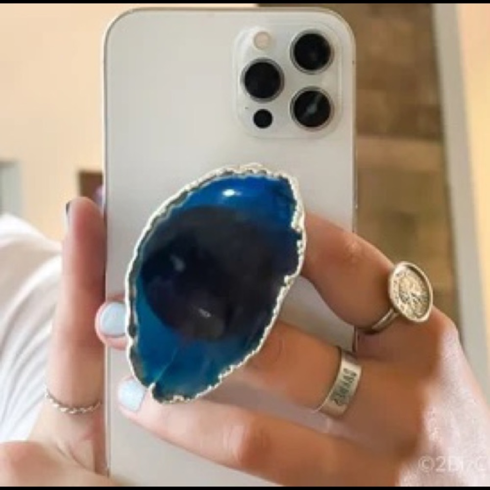 Hot Item!!! Ágate Pop Socket. 18k gold plated.